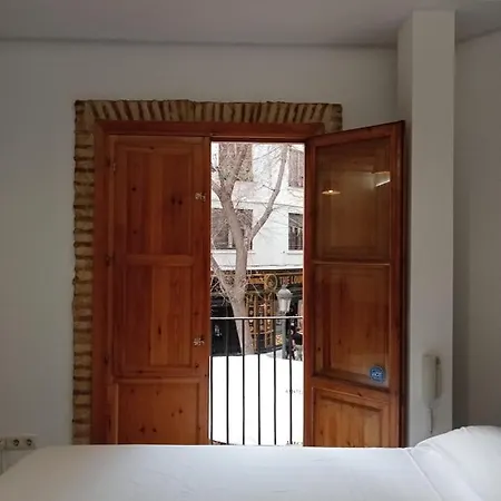 Apartamentos Con Encanto En Pleno Casco Antiguo Ron Valenciayole Exterior photo